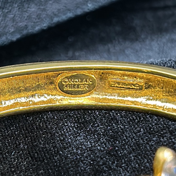 #34 Vintage Nolan Miller Hinged Enamel Flower Bracelet with Crystals - Picture 9 of 10